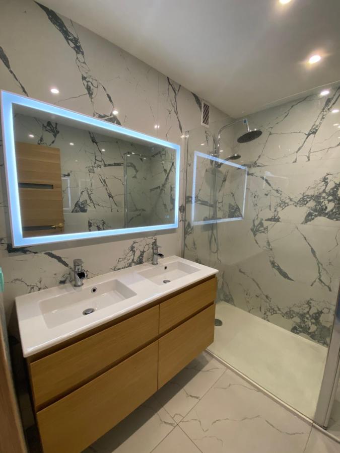 Le Royal, Spacious Seaside Apartment Rooftop And Pool Ница Екстериор снимка